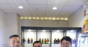 Reconocido cantante Segundo Meléndez compone tema a ‘Perfumista de las Estrellas’ Joaquín Cisneros(VIDEO)