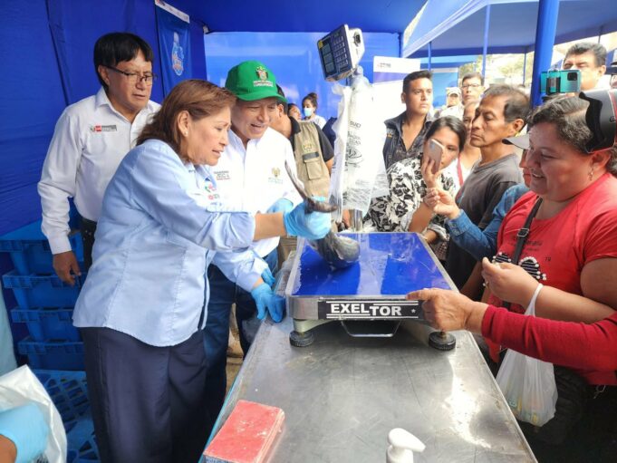 Familias chosicanas aseguraron su Semana Santa comprando bonito a S/2.90 el kilo en Feria Mi Pescadería