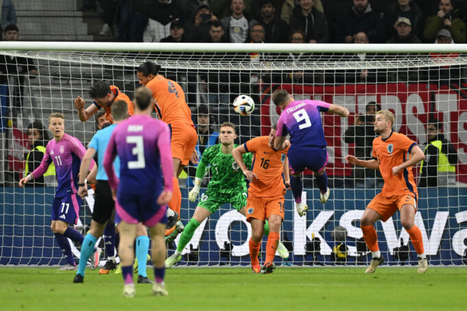 Alemania sigue en racha al superar a Países Bajos 2-1 en Frankfurt