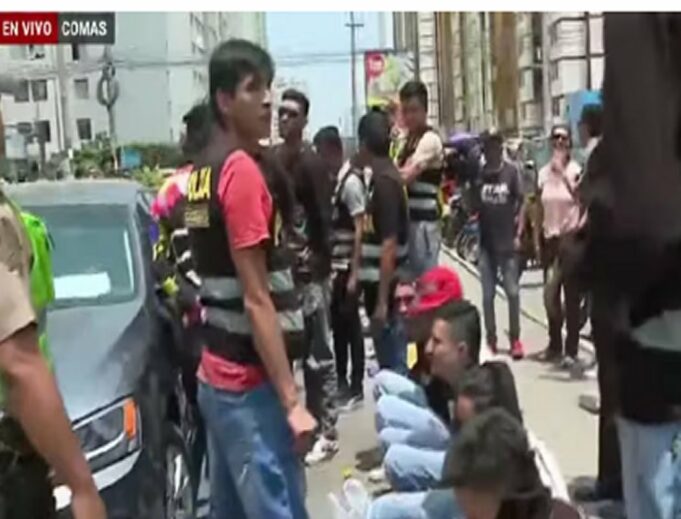 Banda del ‘gota a gota’ cae con explosivos en condominio de Comas