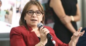 Ministra de Educación afirma que hay mucho por hacer para mejorar escuelas