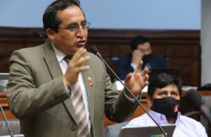 Congresista Alfredo Pariona es trasladado a Lima para ser internado en hospital Rebagliati