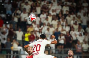 Universitario solitario líder del Apertura al superar a Sport Huancayo 2-0