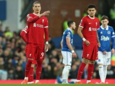 Liverpool le dice adiós al título de la Premier League al perder con Everton 2-0