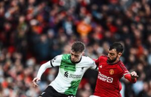 Liverpool empató con el United 2-2 y se dejó alcanzar por Arsenal en la punta de la Premier