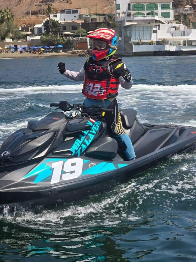 Con éxito se realizó Nacional de Motos Acuáticas Copa “Yacht Club Pucusana”