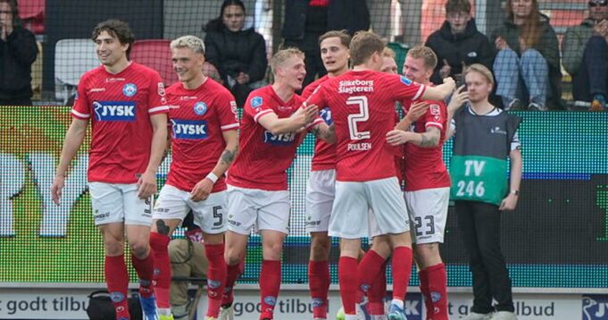 Oliver Soone ganó con Silkeborg y Gianluca Lapdula perdió con el Cagliari