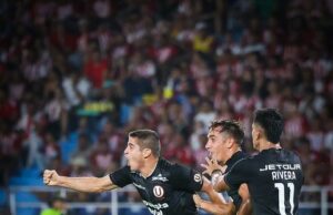 Universitario logró valioso punto ante Junior en Barranquilla 1-1 y siguen líderes ambos