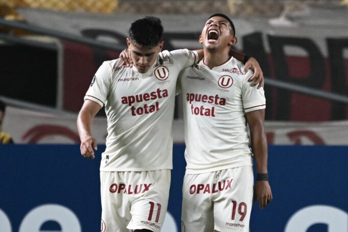 Universitario busca segundo triunfo ante Junior en Barranquilla por la Libertadores