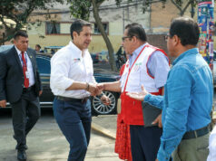 Ministro Demartini supervisa entrega de alimentos Qali Warma a institución educativa Pedro Labarthe en La Victoria