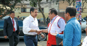 Ministro Demartini supervisa entrega de alimentos Qali Warma a institución educativa Pedro Labarthe en La Victoria
