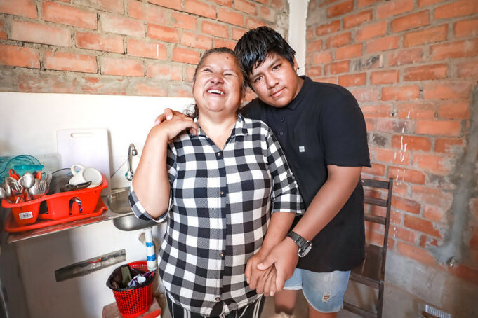 Madre invidente aprendió técnica Shiatsu y sueña con abrir centro de masajes para dar trabajo a personas con discapacidad visual