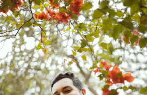 Daniel de Guevara presenta su refrescante debut en la cumbia con el tema » Tinto de Verano»(VIDEO)