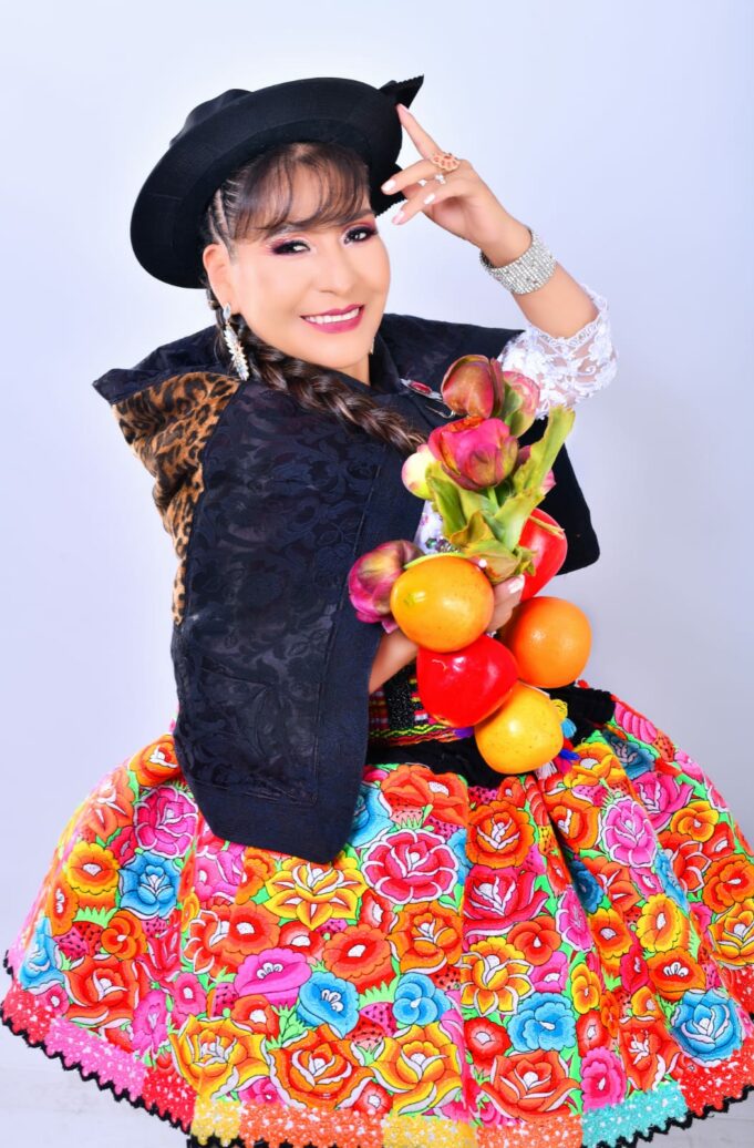 Martina de los Andes celebra 27 aniversario con «Reventonazo Santiaguero»