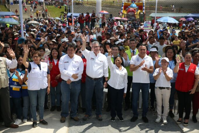 Ministro de Educación anuncia que se fortalecerá la meritocracia