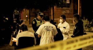 Sicarios asesinan a una pareja que bebía en una licorería en San Juan de Lurigancho
