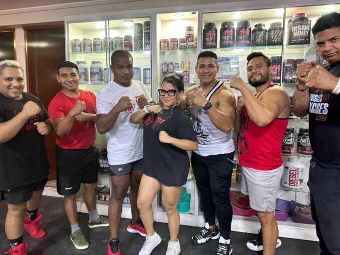 David “La Pantera” Zegarra inaugura moderno gimnasio en San Juan de Lurigancho junto a artistas de T.V.