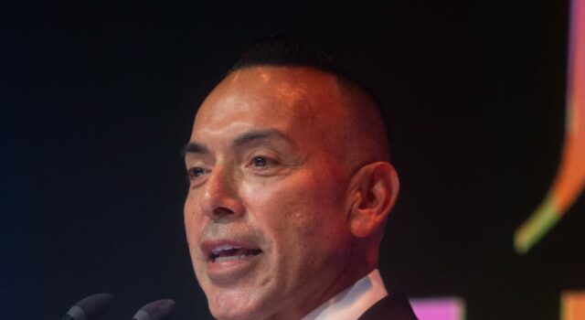 Empresario gastronómico Juan Chipoco presenta libro autobiográfico en Lima