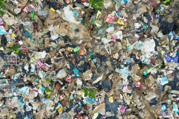 Peruanos apoyan prohibición mundial de plásticos de un solo uso para detener crisis de contaminación