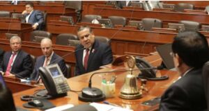 Dina respira un poco: Congreso otorga voto de confianza al Gabinete de Gustavo Adrianzén