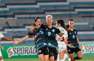 Perú fue goleado por Argentina 5-0 y el lunes se juega el boleto al Mundial ante Venezuela