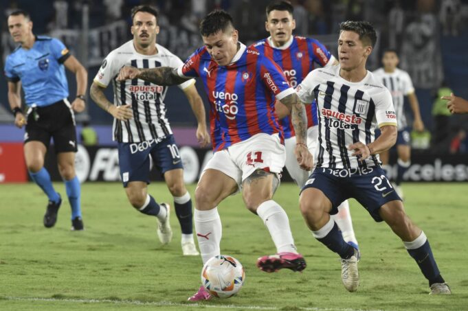 Alianza Lima perdió en la última jugada ante Cerro Porteño 1-0 y quedó colero en su grupo