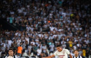 Universitario víctima de errores propios cayó ante Botafogo 3-1 en Río de Janeiro