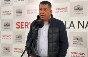 De lo peor: Darwin Espinoza: «Hay congresistas homosexuales que contratan a sus maridos, síganlos también»