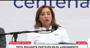 Le gritan “¡Fuera mentirosa!”a Dina Boluarte: Y ella responde: «Los odios no nos van a detener