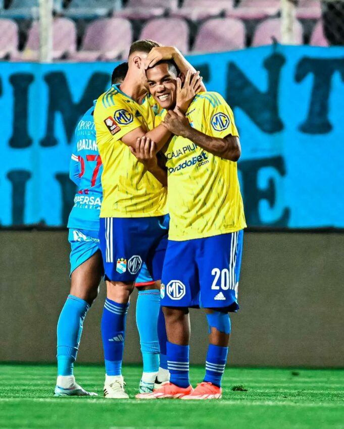 Sporting Cristal logró gran triunfo ante Garcilaso 3-2 en el Cusco y volvió a la punta