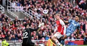 Liverpool y Arsenal dejaron la mesa servida al City que es líder de la Premier League