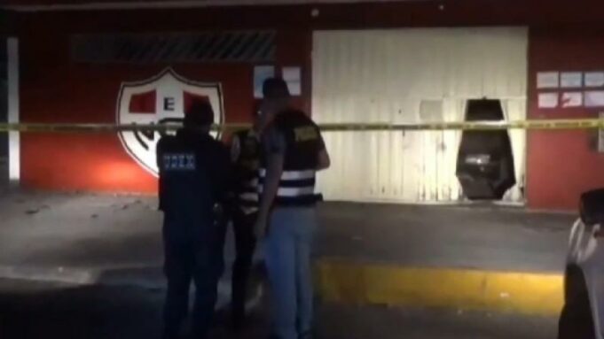 En la mira: Atacan con explosivo colegio de Los Olivos, disparan a profesora en VMT y matan a otro docente en el Callao