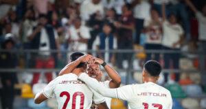 Universitario aplastó a Comerciantes Unidos por 6-0 y volvió a ser líder del Apertura