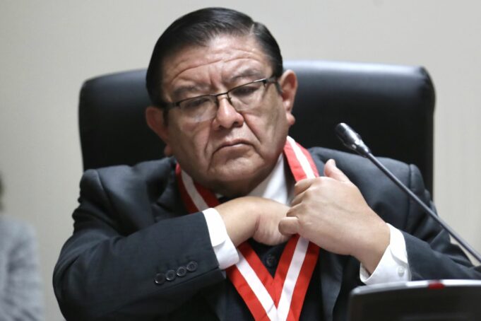 Congreso: Subcomisión aprueba denuncia contra presidente de JNE, Jorge Luis Salas Arenas