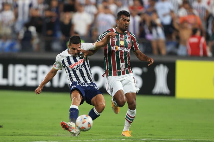 Alianza Lima no supo quedarse con los tres puntos y solo igualó 1-1 con Fluminense