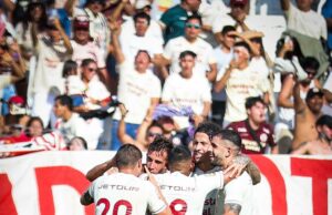 Universitario volvió a la punta del Apertura al imponerse a Unión Comercio 2-1