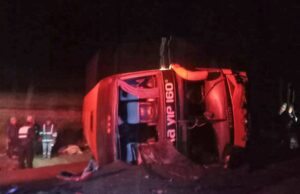 Puno: 11 fallecidos y varios heridos tras despiste y vuelco de un ómnibus