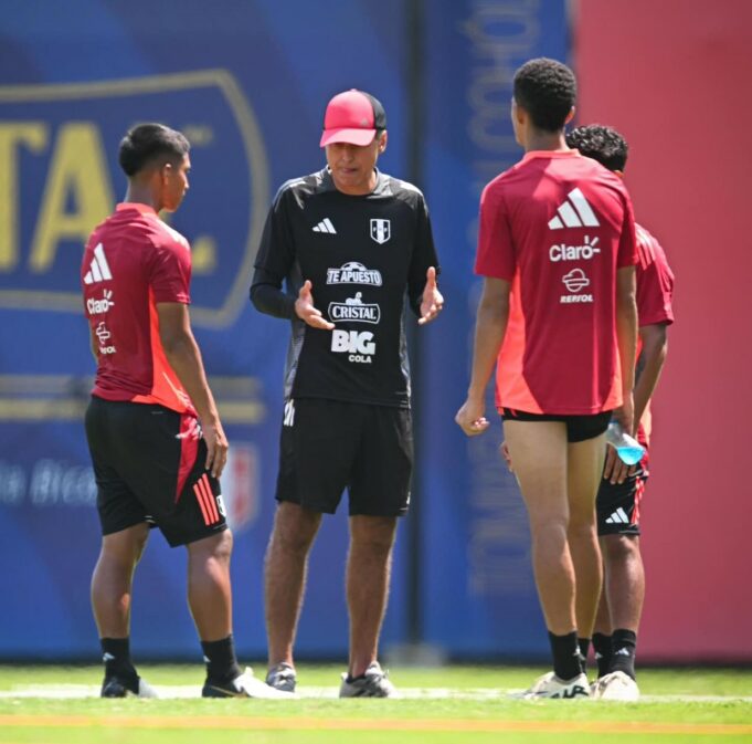 «Chemo» del Solar amenazó irse a su casa si los clubes no prestan a los jugadores para la Sub 20