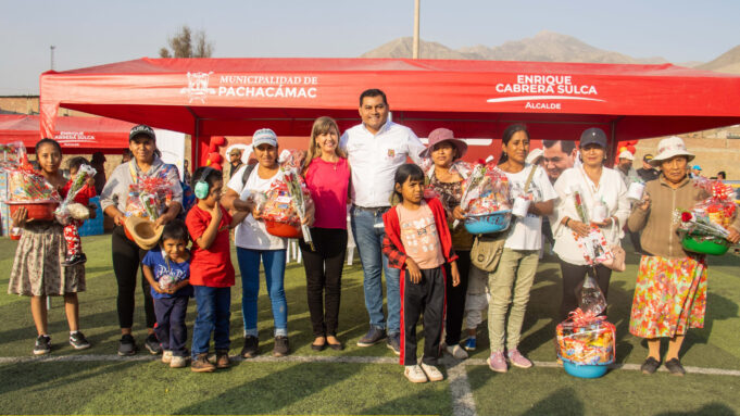 Cerca de 10,000 mamitas celebraron su día en Pachacámac