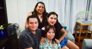 Día de la Madre: María del Carmen cambió el rumbo de su vida a base de trabajo, estudio y perseverancia