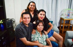 Día de la Madre: María del Carmen cambió el rumbo de su vida a base de trabajo, estudio y perseverancia