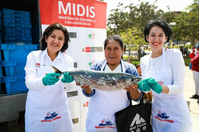 Midis y SNP entregan cuatro toneladas de pescado bonito a comedores populares y ollas comunes de Lima Sur