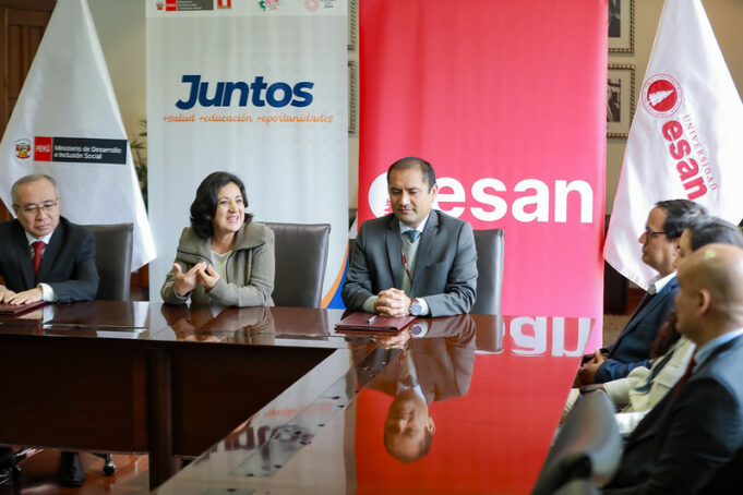 Midis: Juntos y ESAN firman convenio para entregar becas a jóvenes a fin de romper el ciclo de pobreza intergeneracional