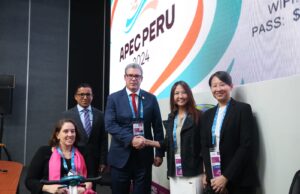 Ministro de Educación en APEC: Gobierno está haciendo un cambio en la educación
