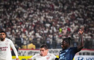 Universitario solo pudo igualar ante Junior 1-1 y complica sus chances de clasificar