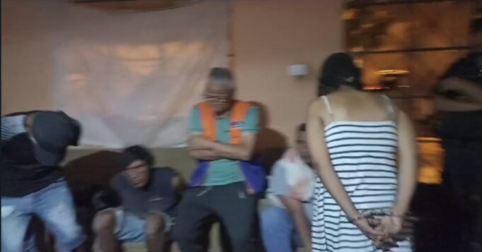 VMT: ocho meses de prisión para banda que vendía droga cerca de colegio