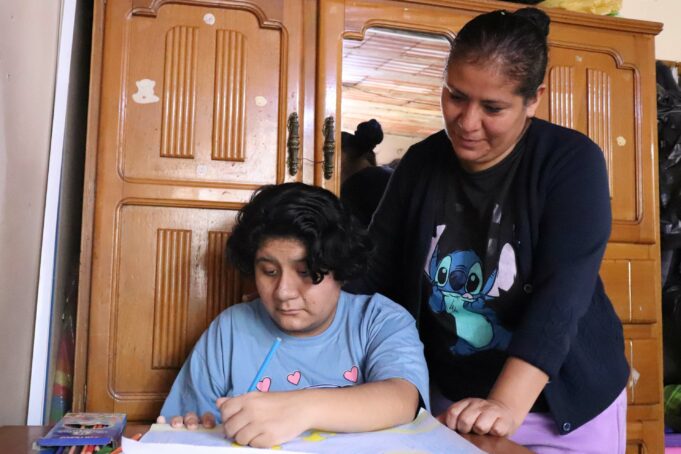 Irene: mamá que impulsa los talentos artísticos de sus mellizos autistas