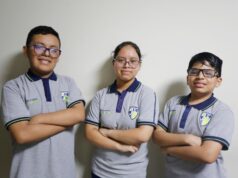 Niños ingresan a la universidad y le dedican su logro a sus madres