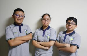 Niños ingresan a la universidad y le dedican su logro a sus madres