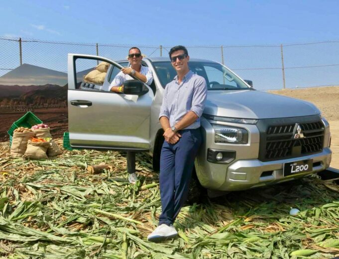 Exchico reality Duilio Vallebuona y periodista Gino Tassara conquistan las redes con “Agricooltores”